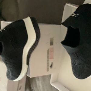 Danskin walking shoes